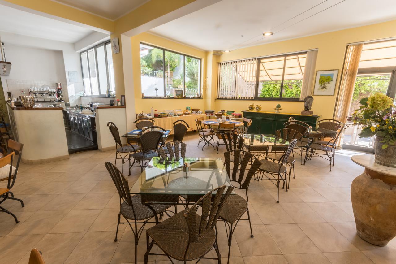 Residence Hotel Baia Portinenti Lipari  Exteriér fotografie